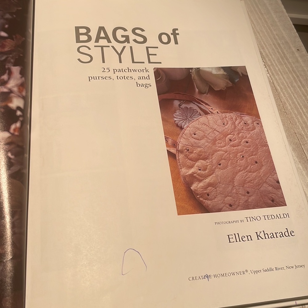 Bags Of Style Book - Picture 5 of 9